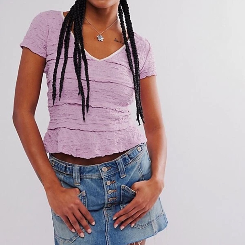 FREE PEOPLE KRYSTALl TEE IN TUSCANY Textured Lavender V-Neck Short Sleeve Top